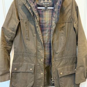 Barbour® Women’s Classic Beadnell Jacket US 8
